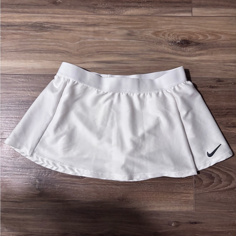 GIRL'S Nike  White Mini SKORT SIZE LARGE